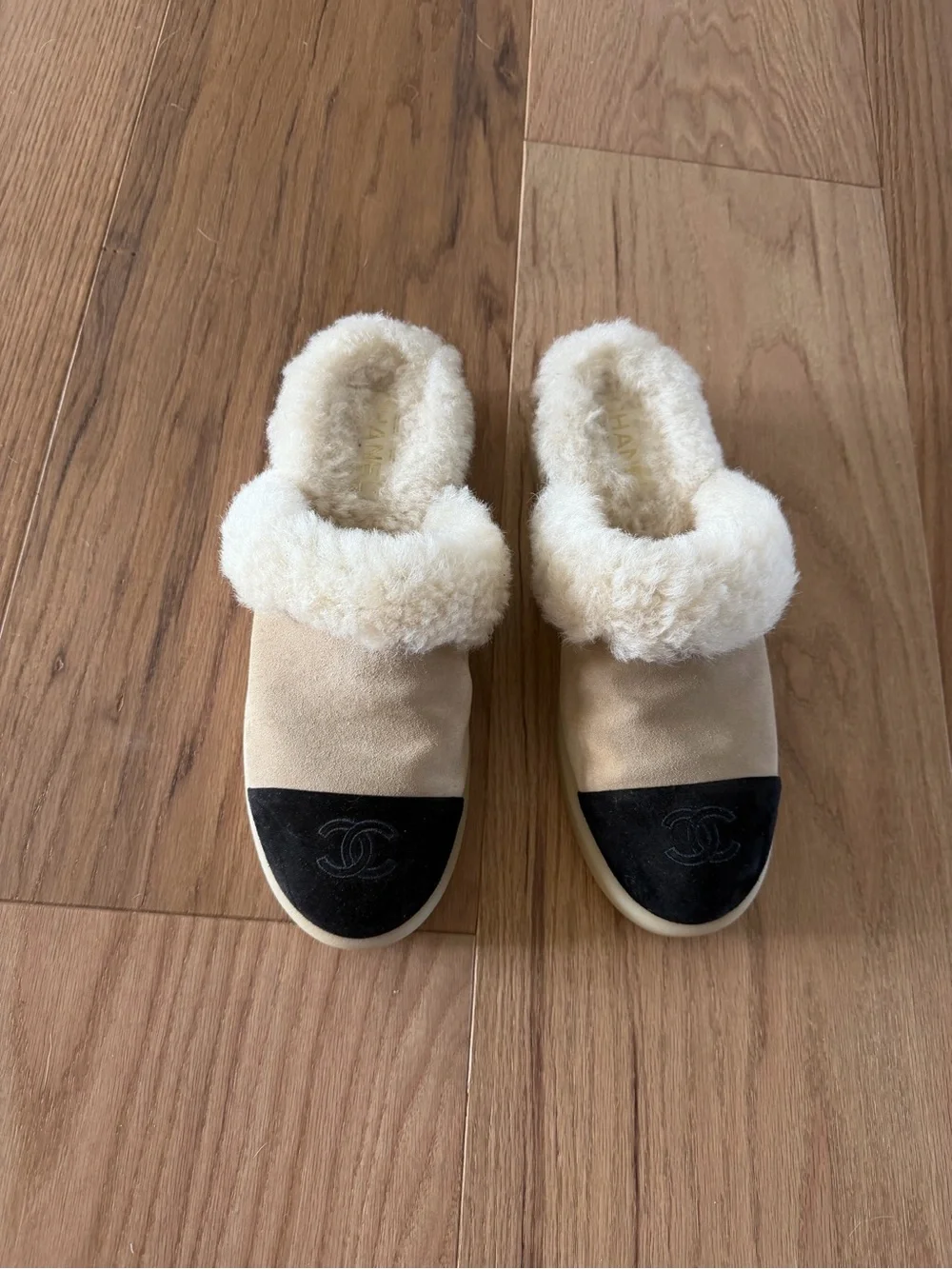 CHANEL Beige Shearling Slip-On Mules with Black Toe Cap 41 — worn 2-3x